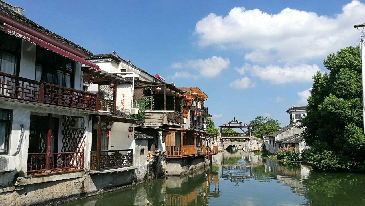 武汉女大学生不顾父母反对远嫁非洲，婚后惨遭虐待，父亲绝望自杀